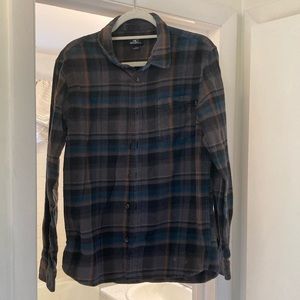 O’Neil flannel, size large but it’s kinda a small large